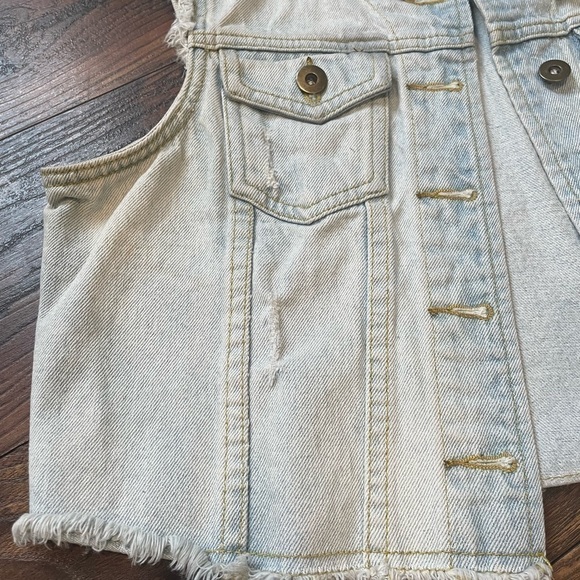 Girls Thread & Supply Denim Vest - Picture 3 of 6